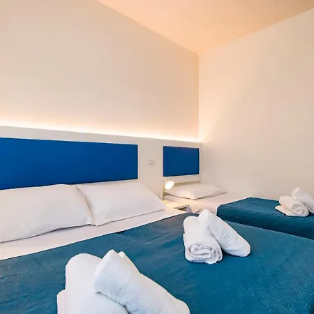 Acquamarina アパート カットーリカ