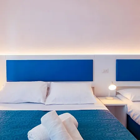 Acquamarina アパート カットーリカ